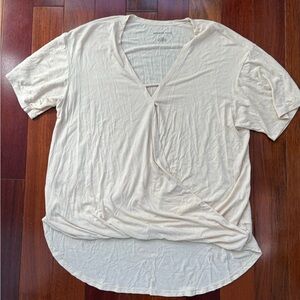 American Eagle Outfitters Cream Short Sleeve Tee